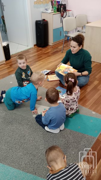 Biblioteka Gorlice, Bibliotekarka opowiada o wyprawce w grupie maluchów